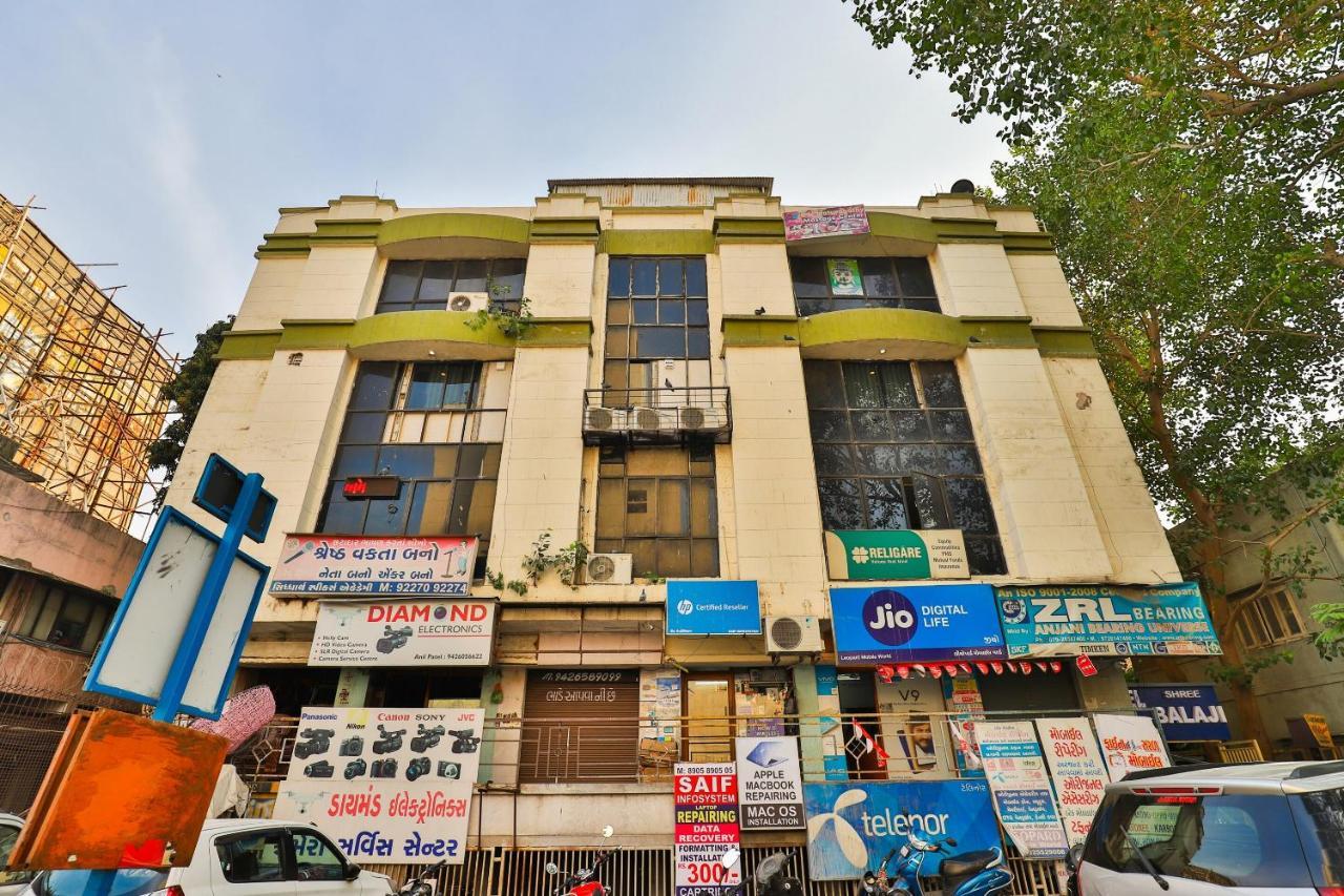Oyo 24950 Shree Balaji Residency Ahmedabad